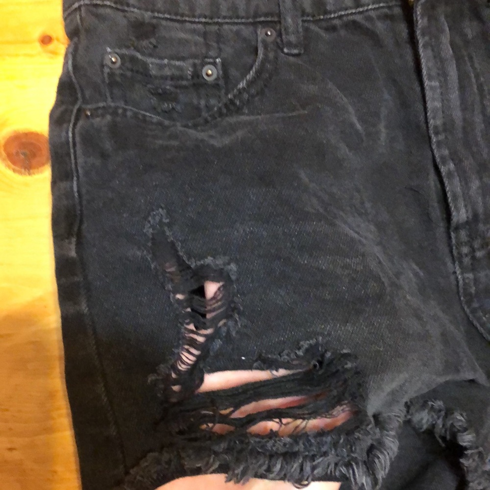Shorts - Picture 4 of 6